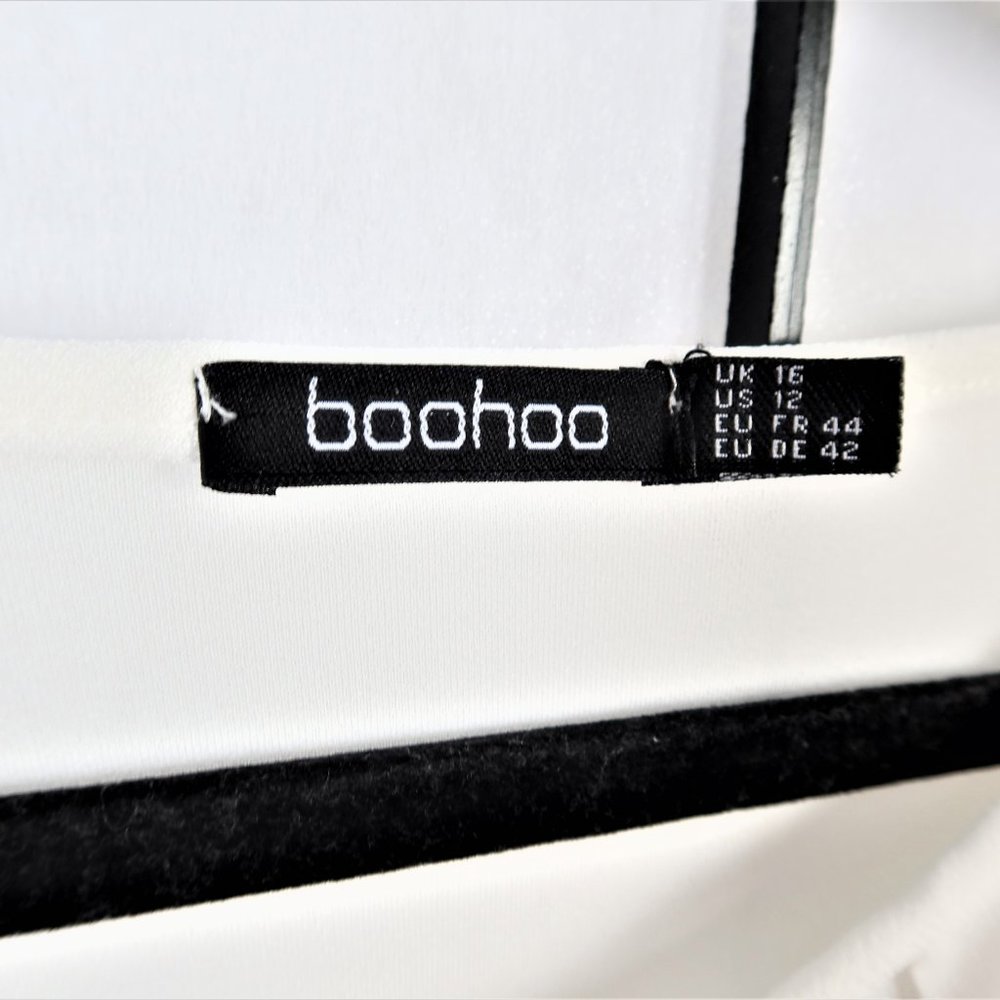 Boohoo White Dress With Ruffles Size 12 - Picture 6 of 7